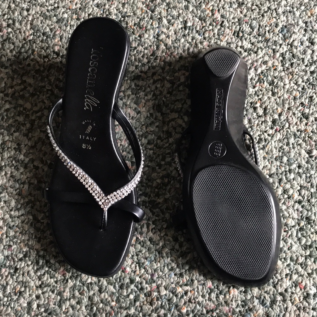 Toscano Black Sandals